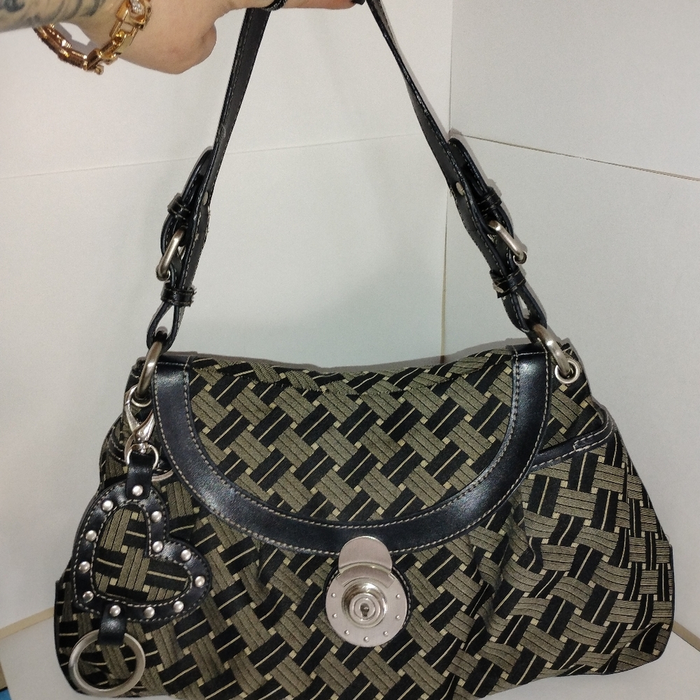 Nine west w key chain and mirror